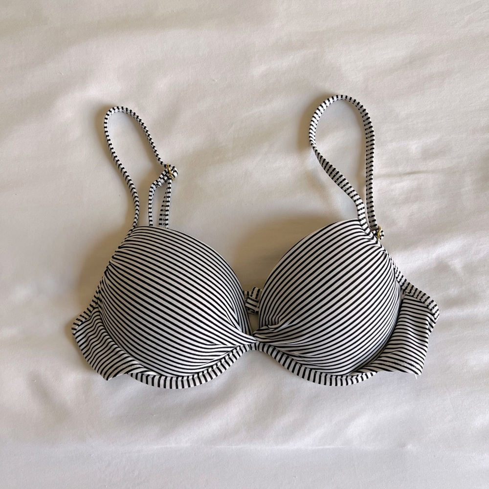 Xhilaration Bikini Top M